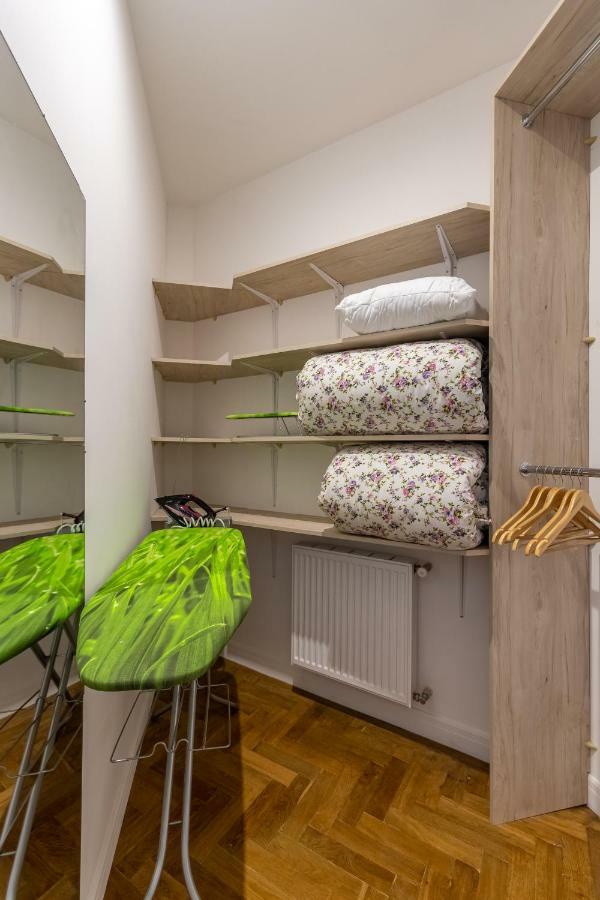 Lvivapart вул ковжуна 2 кім ізол і кух студія центр Apartment Lviv