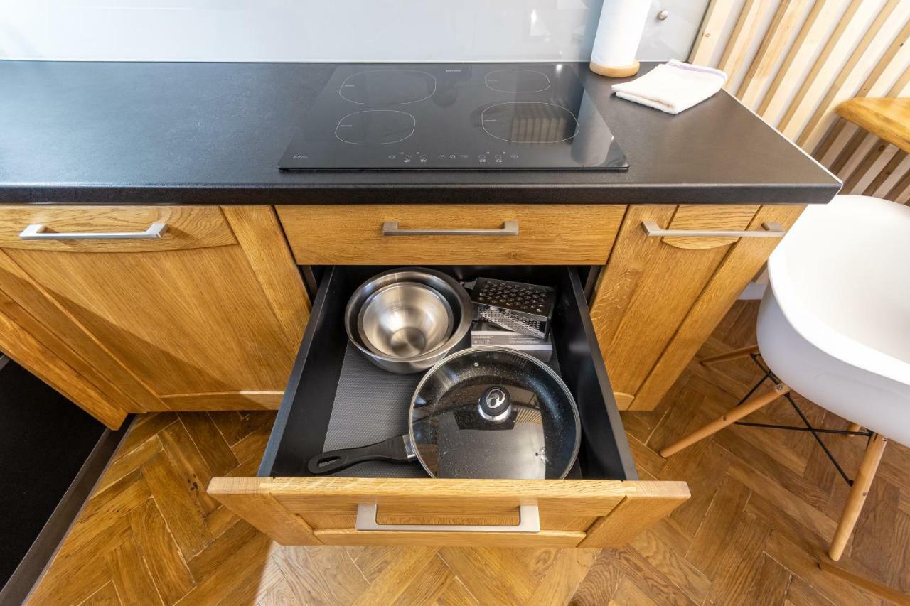Apartment Lvivapart вул ковжуна 2 кім ізол і кух студія центр